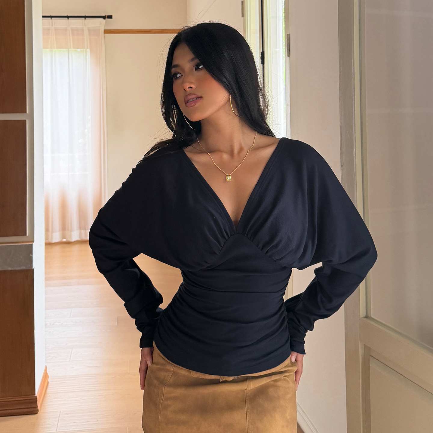 Women'S Fashion For 2026 - Элегантные топы с V-образным вырезом, однотонные