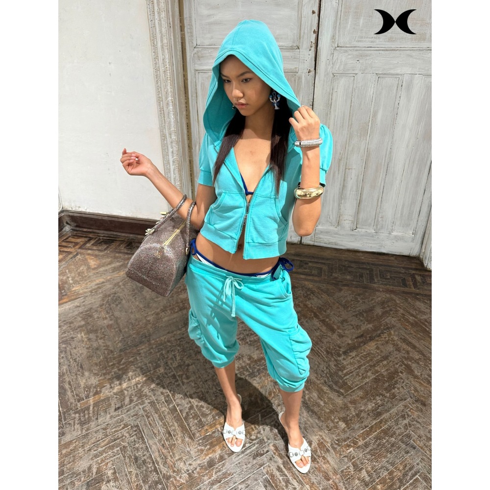 Women'S Fashion Trends - Костюм в американском уличном стиле: укороченная