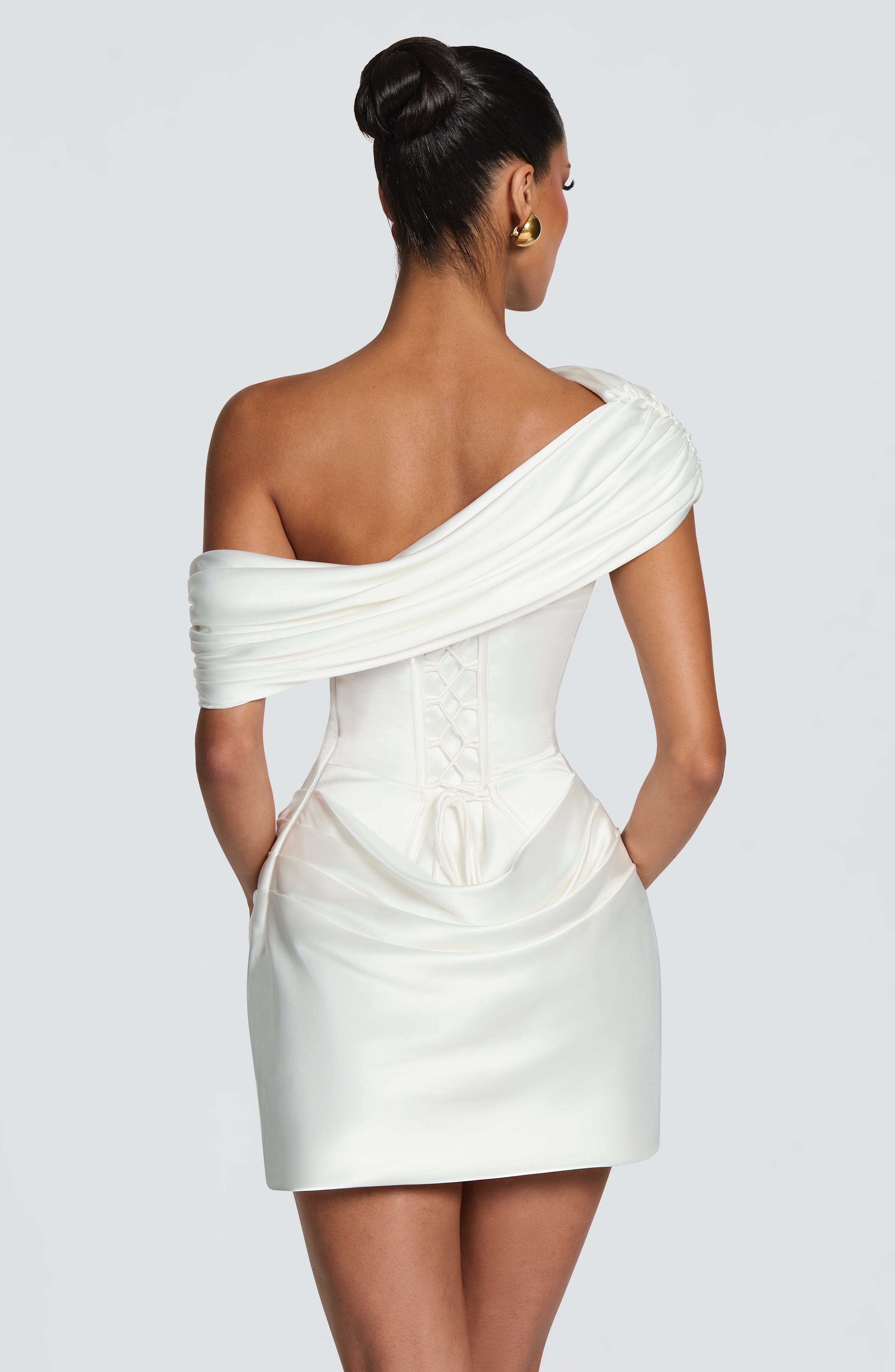 Белое атласное мини-платье в 2 – обзор и цена Ruched Dress Mini